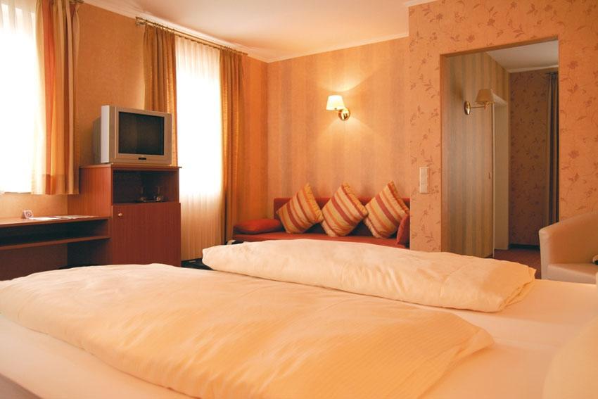 Gasthaus Zur Rebe ميهرينغ المظهر الخارجي الصورة